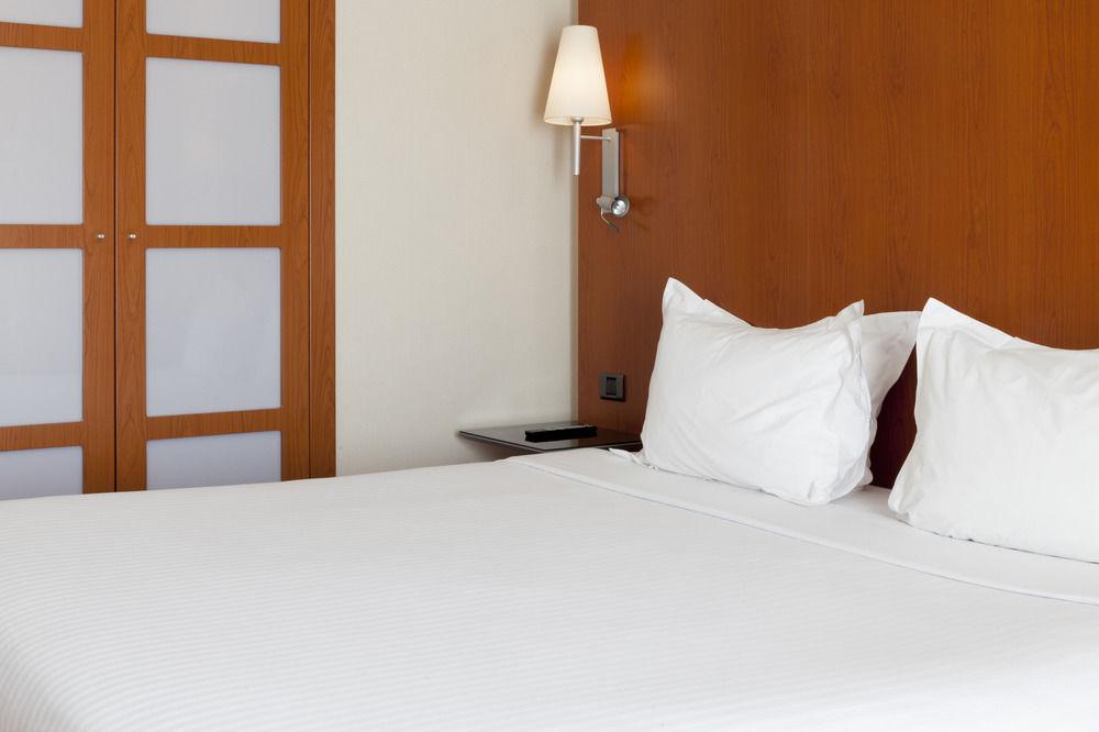 Ac Hotel Badajoz By Marriott Exterior photo