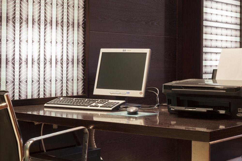 Ac Hotel Badajoz By Marriott Exterior photo