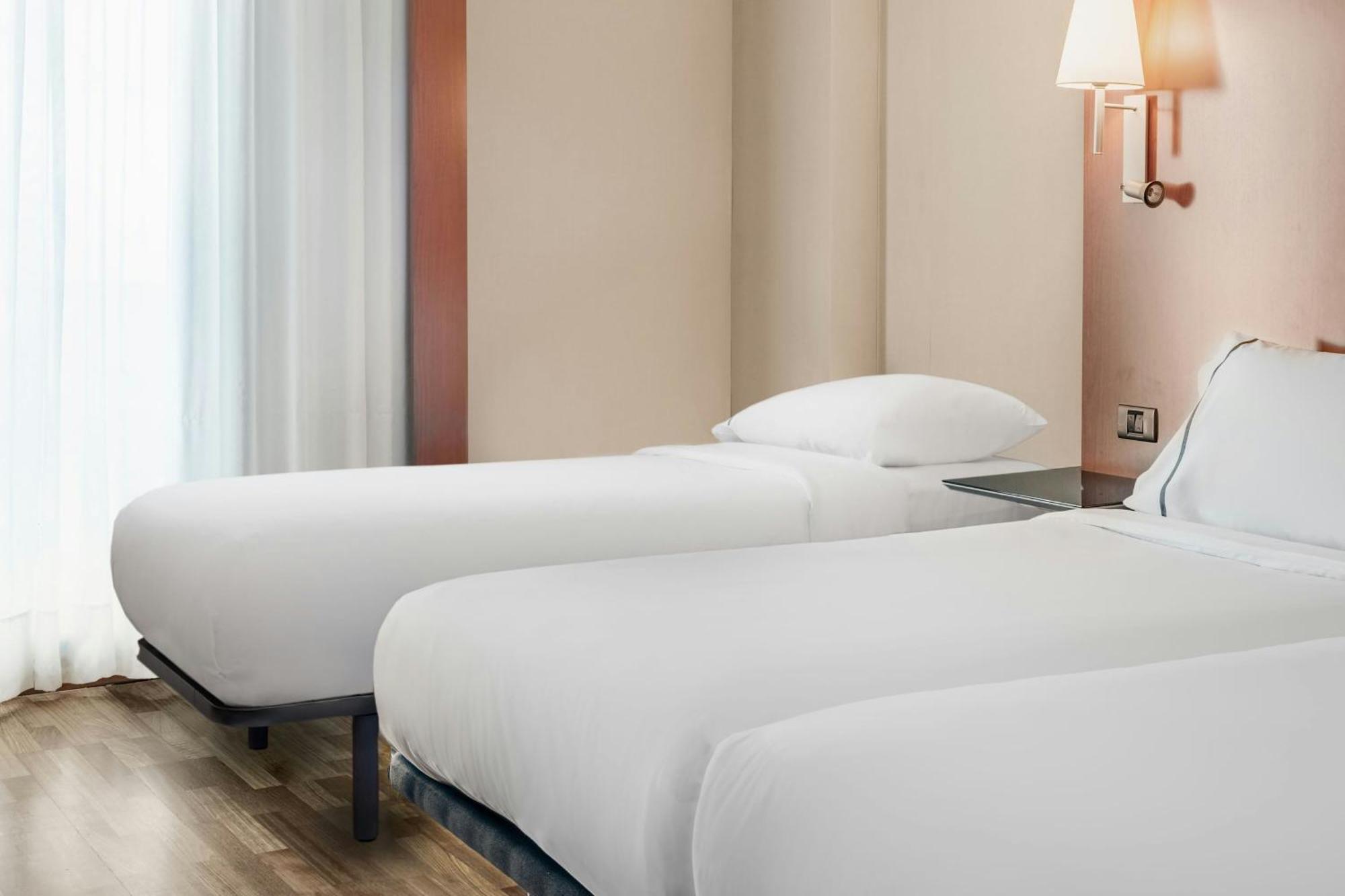 Ac Hotel Badajoz By Marriott Exterior photo